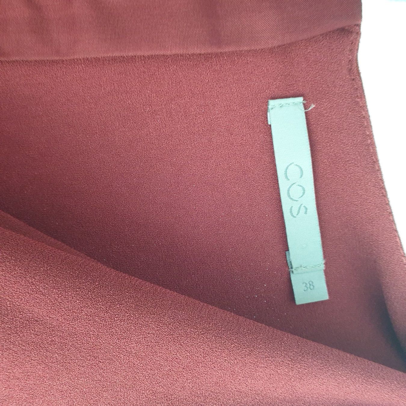Cos Robes: COS neues Kleid in Rot Gr. 38 – Neuf (Voir description) à Frenkendorf par Moon111 2