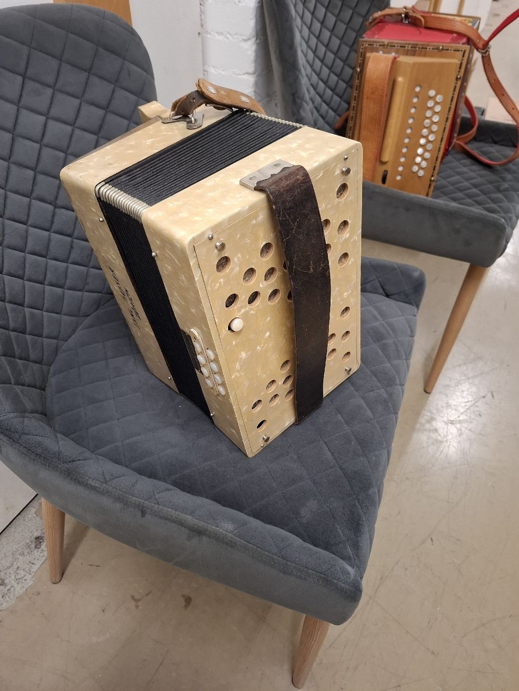Musikinstrumente: nussbaumer orgeli – Gebraucht aus Villeneuve von BibiVintage 7