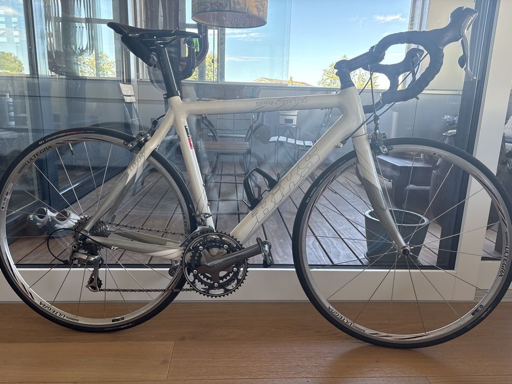 savadeck rennrad carbon mit Gabel, R8 700C Aluminium Rennrad Leichtes Rennräder aus Aluminiumlegierung mit SORA R3000 18-Gang-Kettenschaltung und Doppel-V-Bremse (48cm, Schwarz rot) Sport & Freizeit Sizes:M The bike is made Category:Kindersitze_5 1 kg Hollandrad Maxim