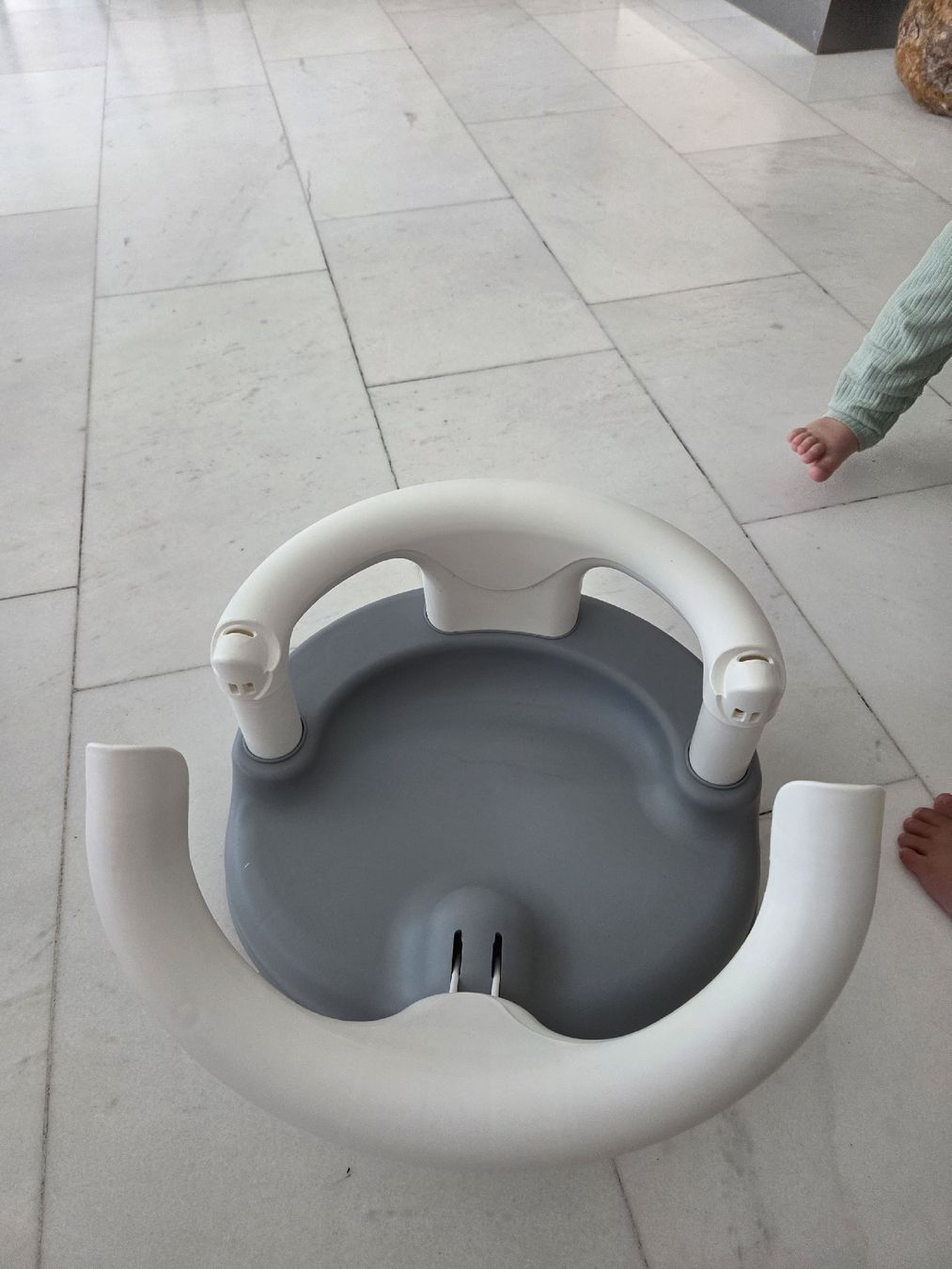 Sdraiette & Sdraiette a dondolo: Baby Bath/Shower Seat – Usato da Zollikon venduto da kklezlova 1