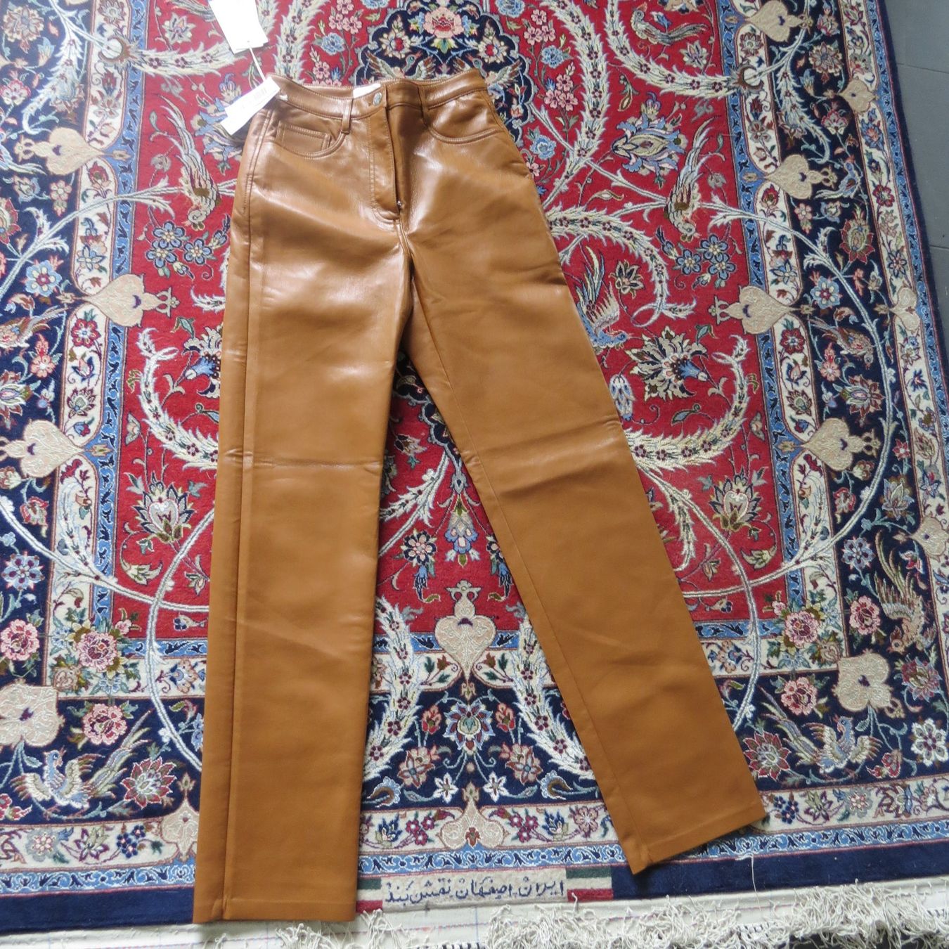 Pantaloni: Aritzia, Wilfred Lederhose Grösse 2/36 – Nuovo e nell'imballaggio originale da Einsiedeln venduto da rotgypsy1969