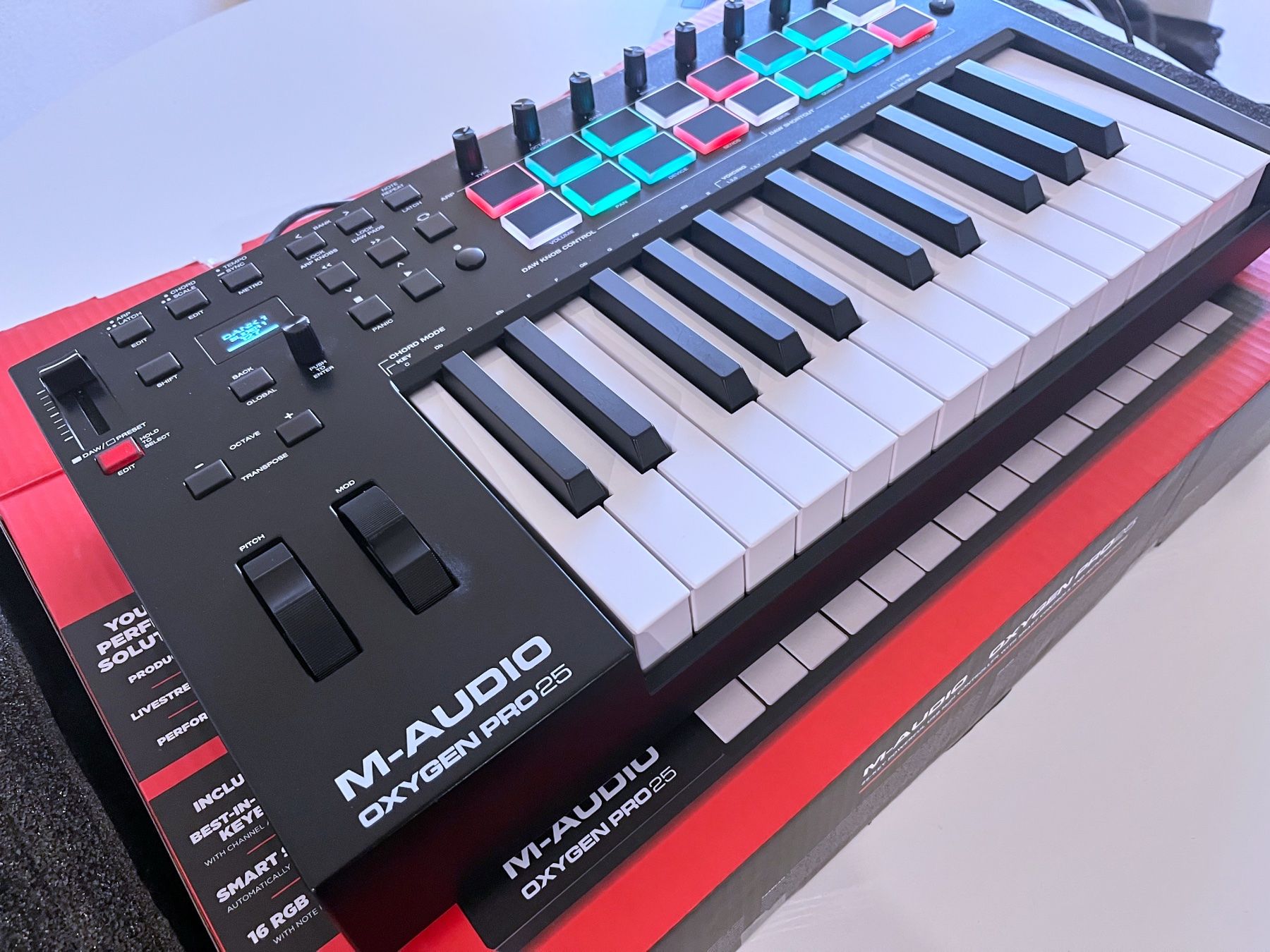 M-Audio Musikinstrumente: M-Audio Oxygen Pro 25 – Gebraucht aus Zürich von mic_xbn9 2