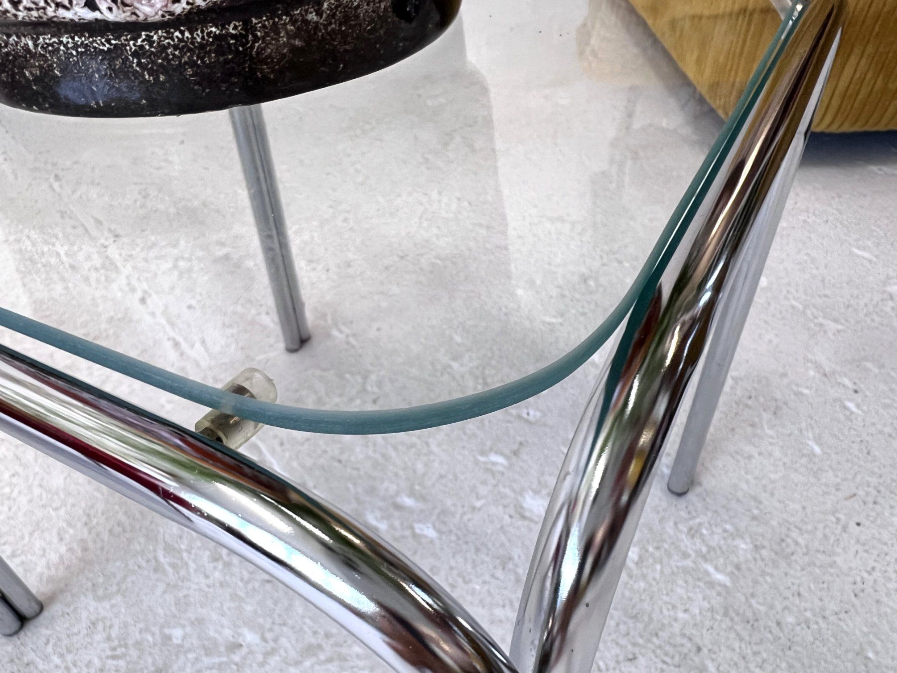 Tische: Vintage Tisch - Blumentisch – Gebraucht aus Walzenhausen von stilvollwohnen 7