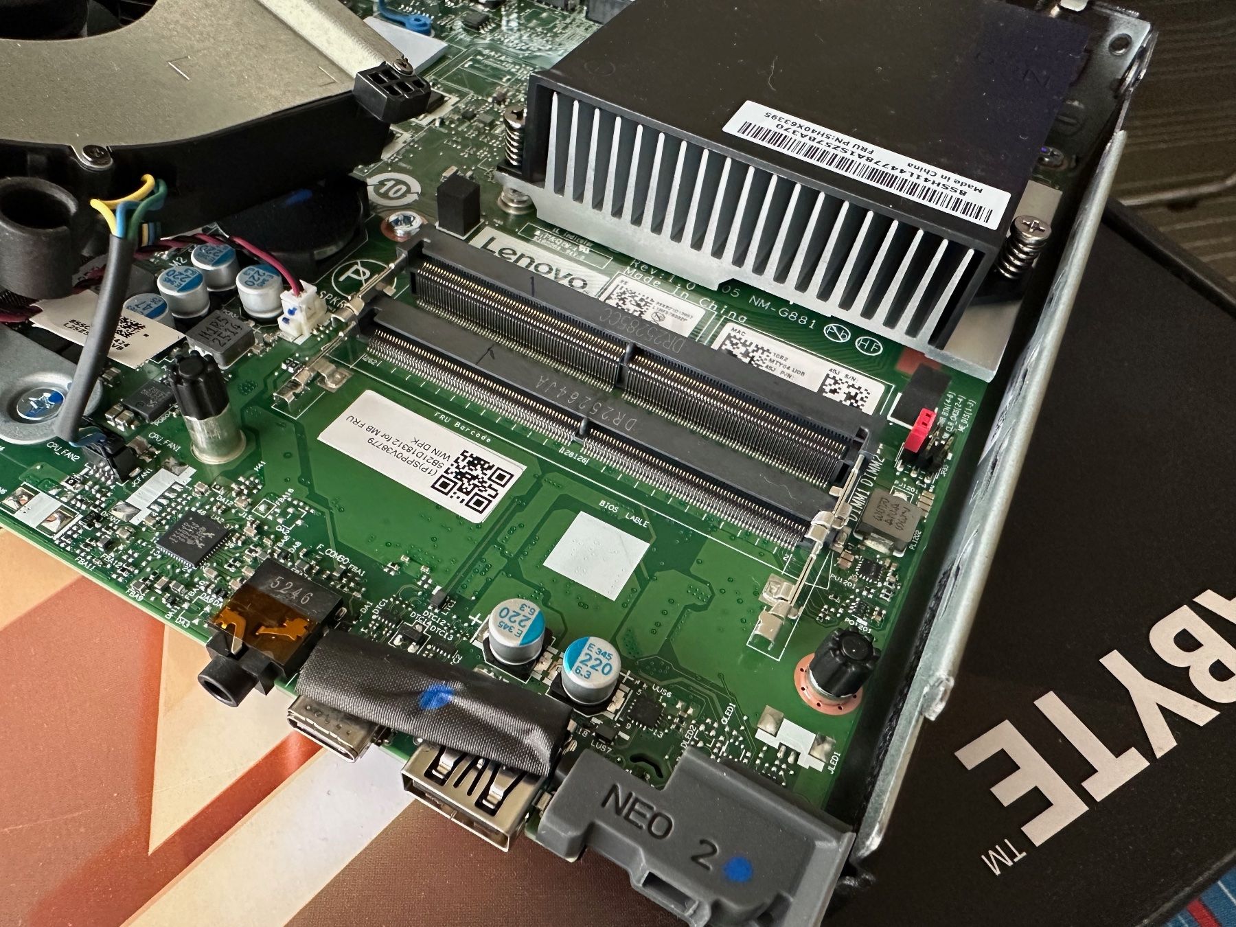 Lenovo PC: Lenovo ThinkCentre neo 50q Gen 5 Barebone Tiny PC – Nuovo (secondo la descrizione) da Bern venduto da stralex 3