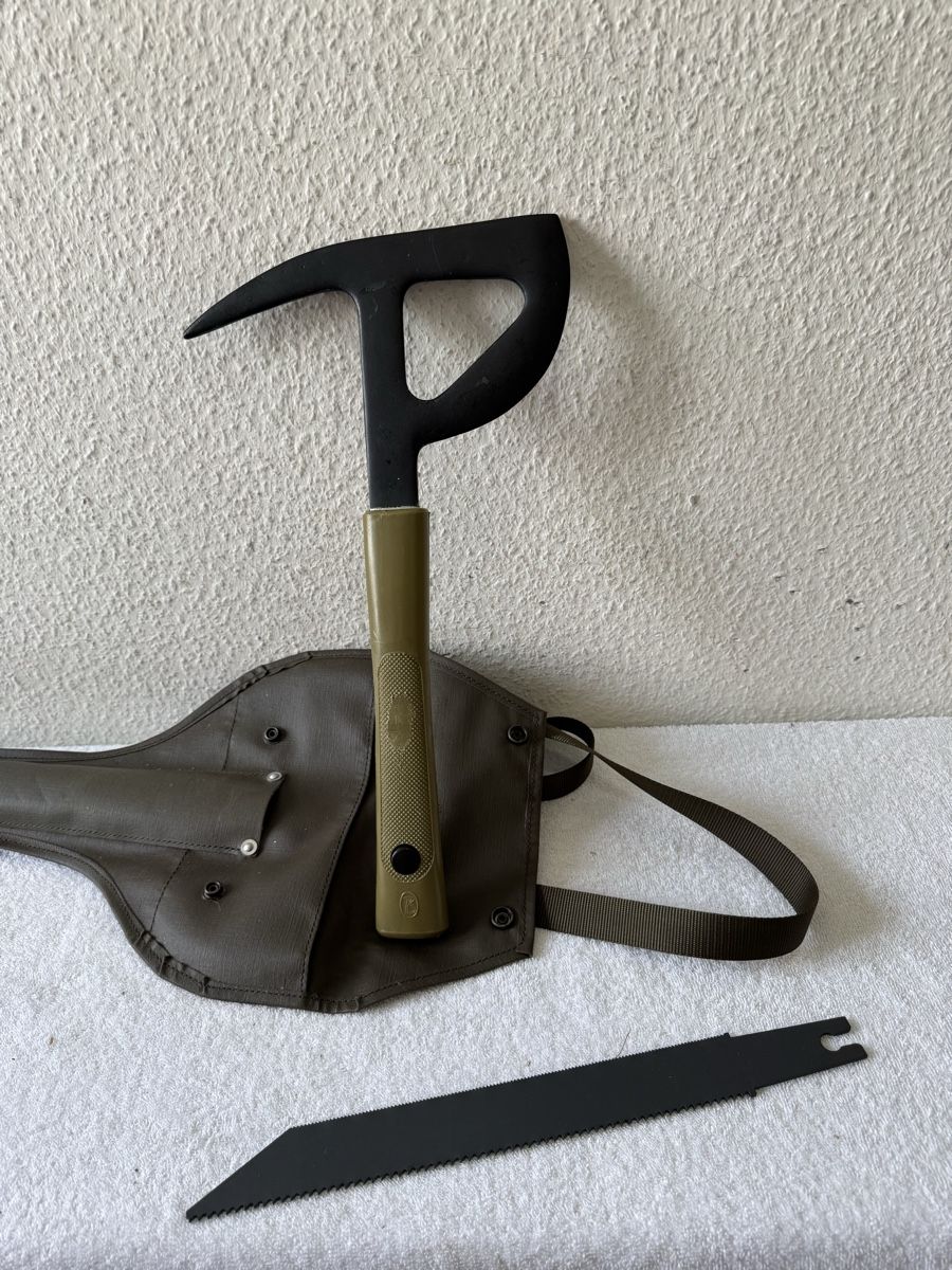 Matériel de grimpe: Militär Eispickel und Säge – D'occasion à Lenzburg par Meister_k 2