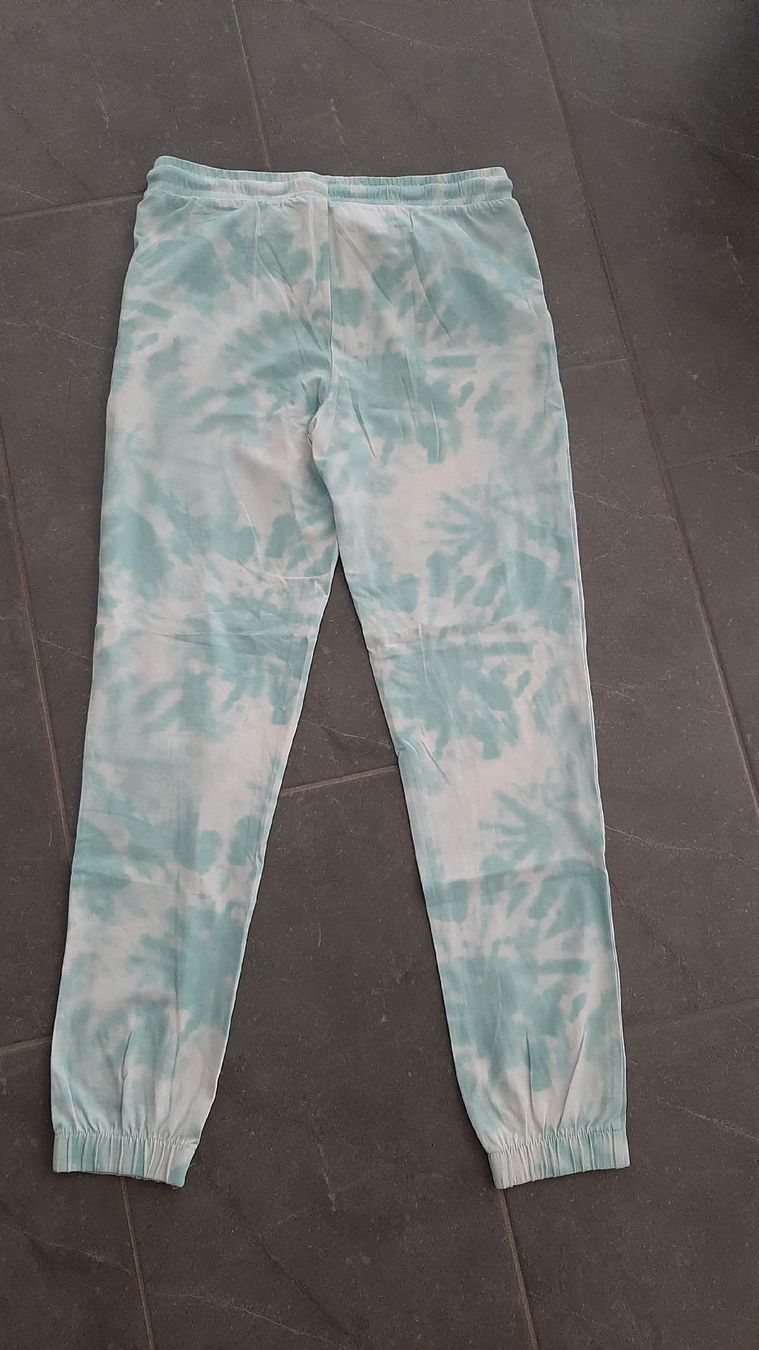 Tchibo Pantalons: tchibo Jogginghose/Freizeithose Grösse 158/164 – D'occasion à Dübendorf par Luuuusmeitli12 2