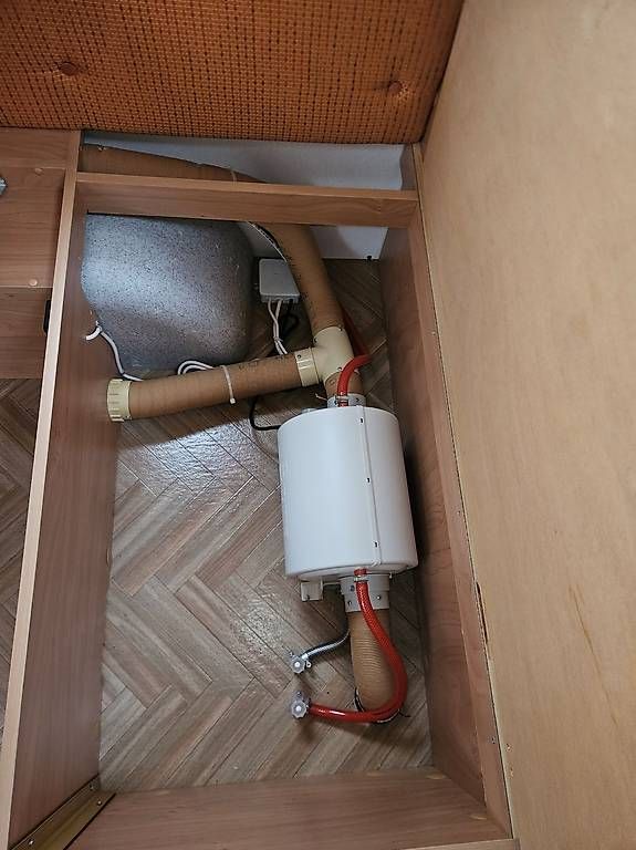 Veicoli da campeggio: A vendre Burstner 4825 Amara avec omnistor Thule – Usato da Belmont-Yverdon venduto da FloridaJeep 7