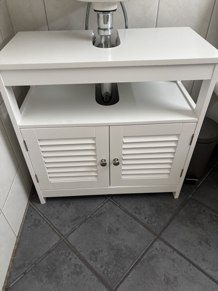 Badezimmermöbel: WC Untermöbel  – Gebraucht aus Fällanden von Ustupsi