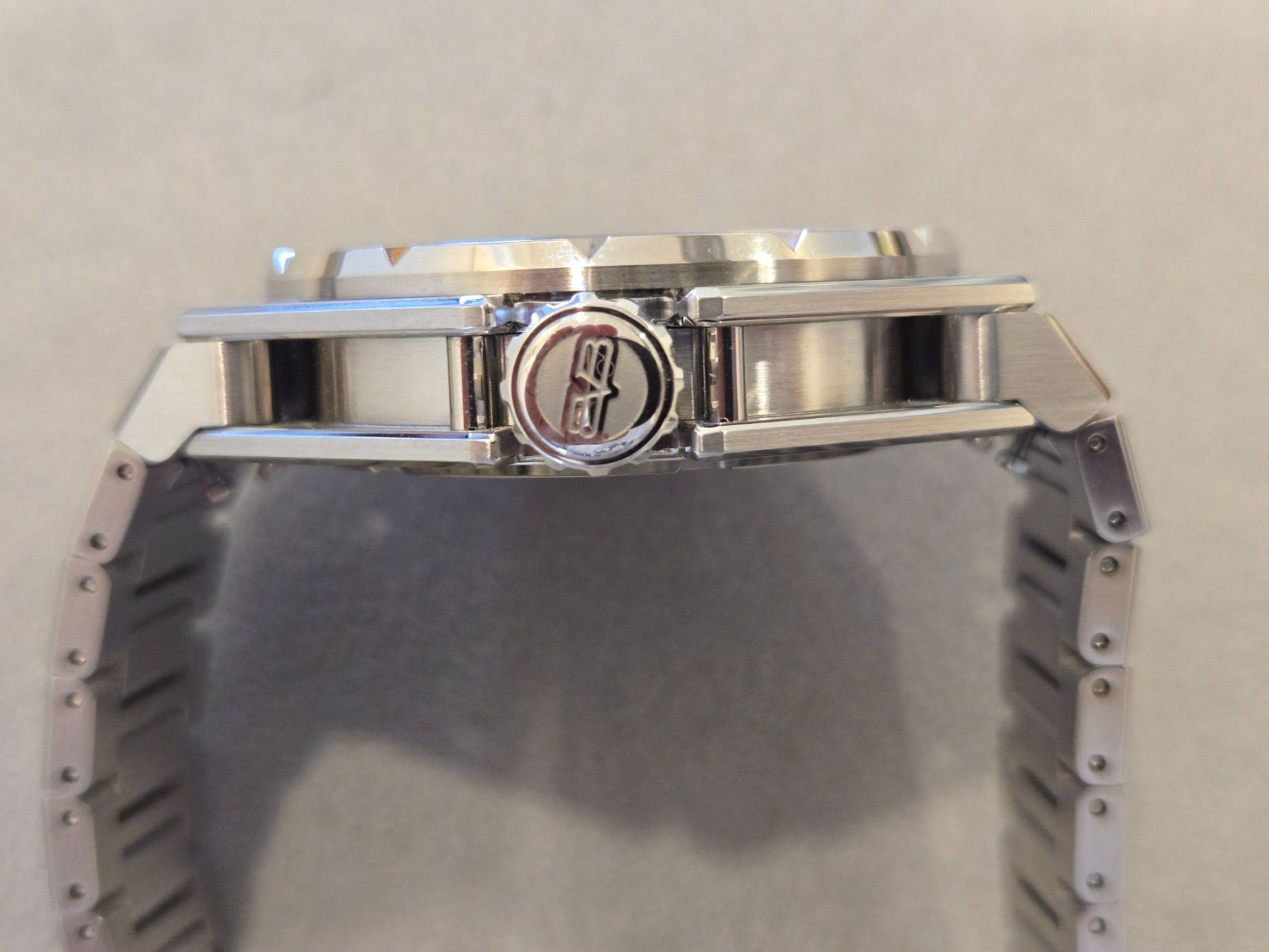 Bomberg Montres: Bomberg Edge Core Automatic black – D'occasion à Chabrey par Horology 4