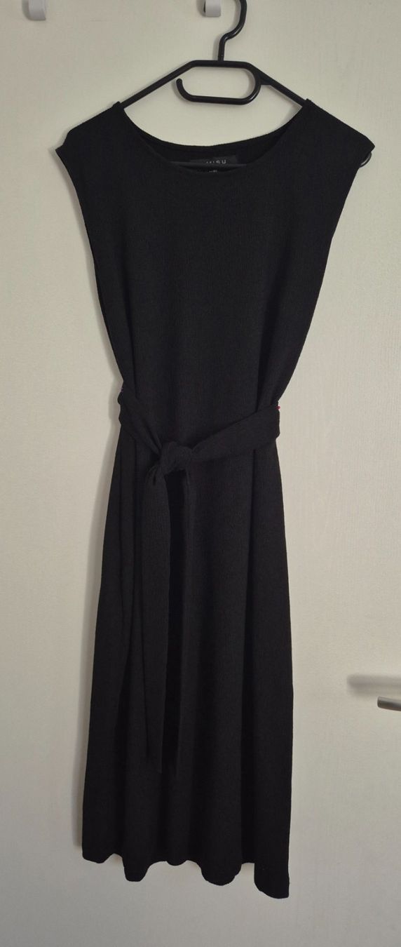 Vestiti: schwarzes Kleid mit Bindegürtel, Gr.40 – Usato da Volketswil venduto da Dokinka 1