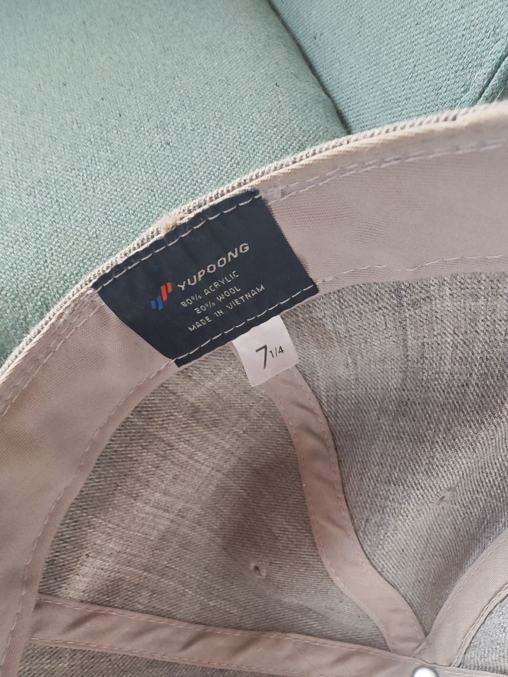 Altro in  Abbigliamento & Accessori: cape (fitted Cap) 7 1/4 in hellgrau – Usato da Engwang venduto da mumbi88 1