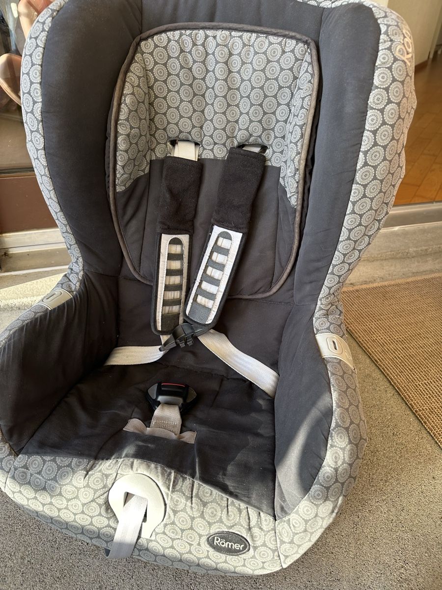 Britax Römer Sièges auto: Auto Kindersitz Römer – D'occasion à Steinhausen par Lene84 1