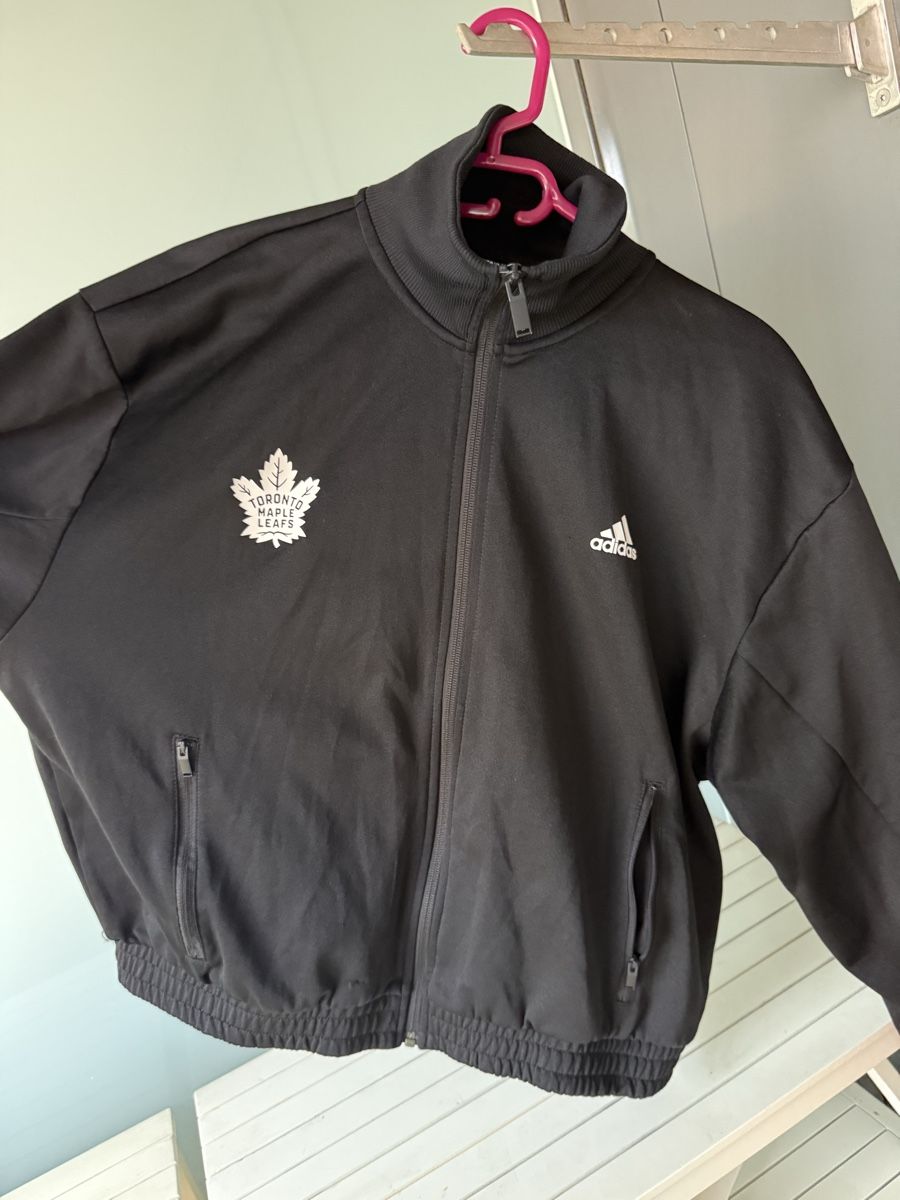 Adidas Jacken: Adidas Toronto Maple Leafs  Grösse L – Gebraucht aus Winterthur von ivule2000 4