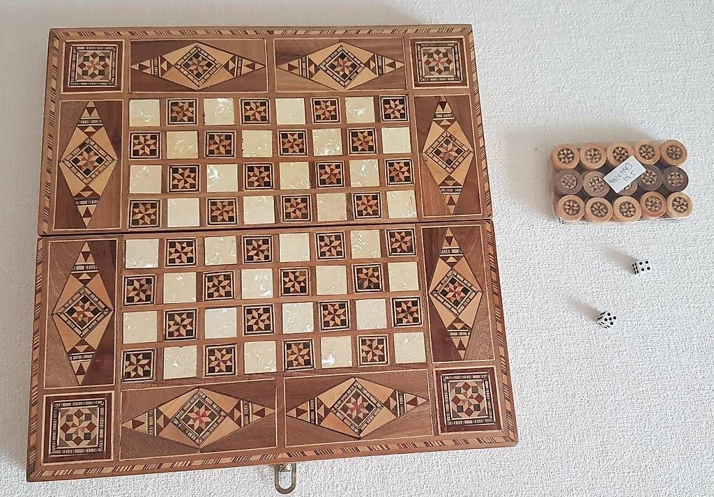 Giochi: Backgammon Spiel aus Holz - Einlegearbeit, neuwertig – Nuovo (secondo la descrizione) da Villnachern venduto da OnkelTom007 2