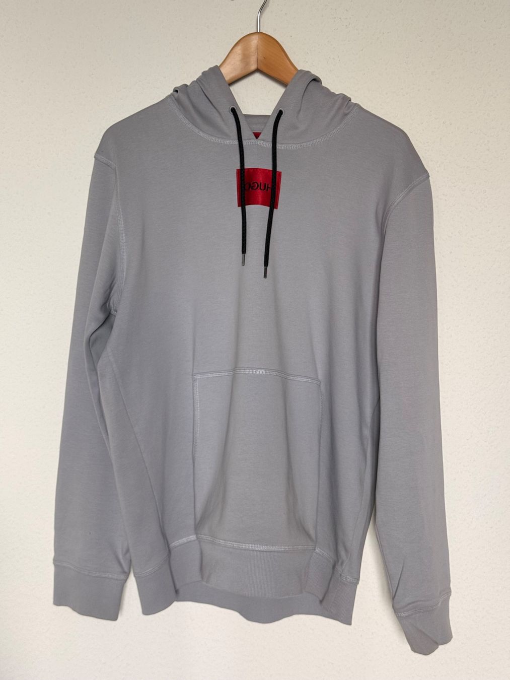 Hugo Boss Maglioni & Felpe: Hugo Boss Grey Hoodie – Usato da Lausanne venduto da KolaG7