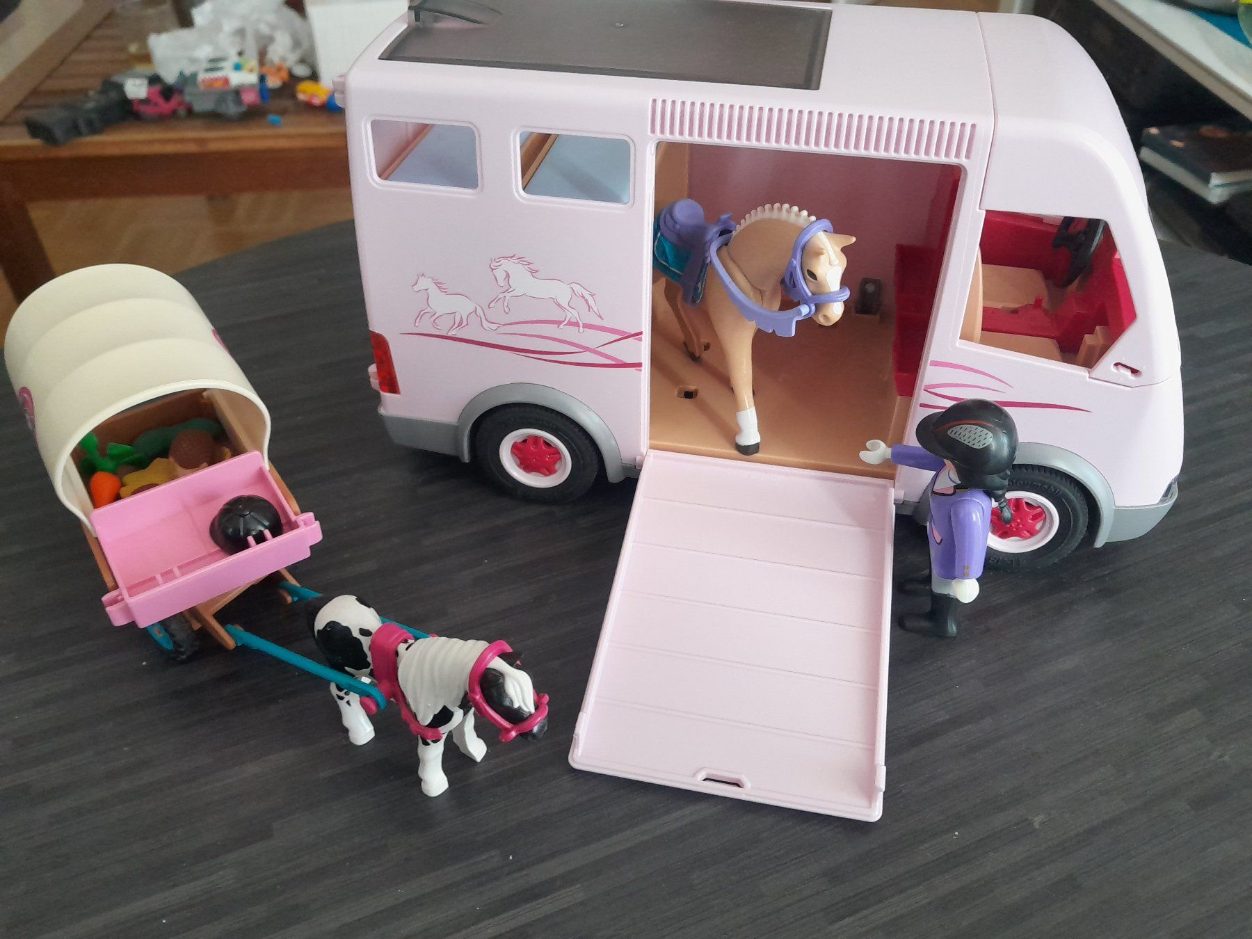 Playmobil Giocattoli: Playmobil pferdetransporter mit Kutsche – Usato da Steffisburg venduto da FutureOne 1
