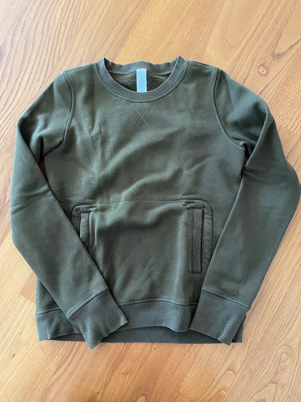 Maglioni & Felpe: Sweatshirt ivivva – Usato da Sissach venduto da laura.x4