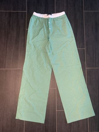 Zara Stoffhose gestreift grün weiss Grösse XS neuwertig
