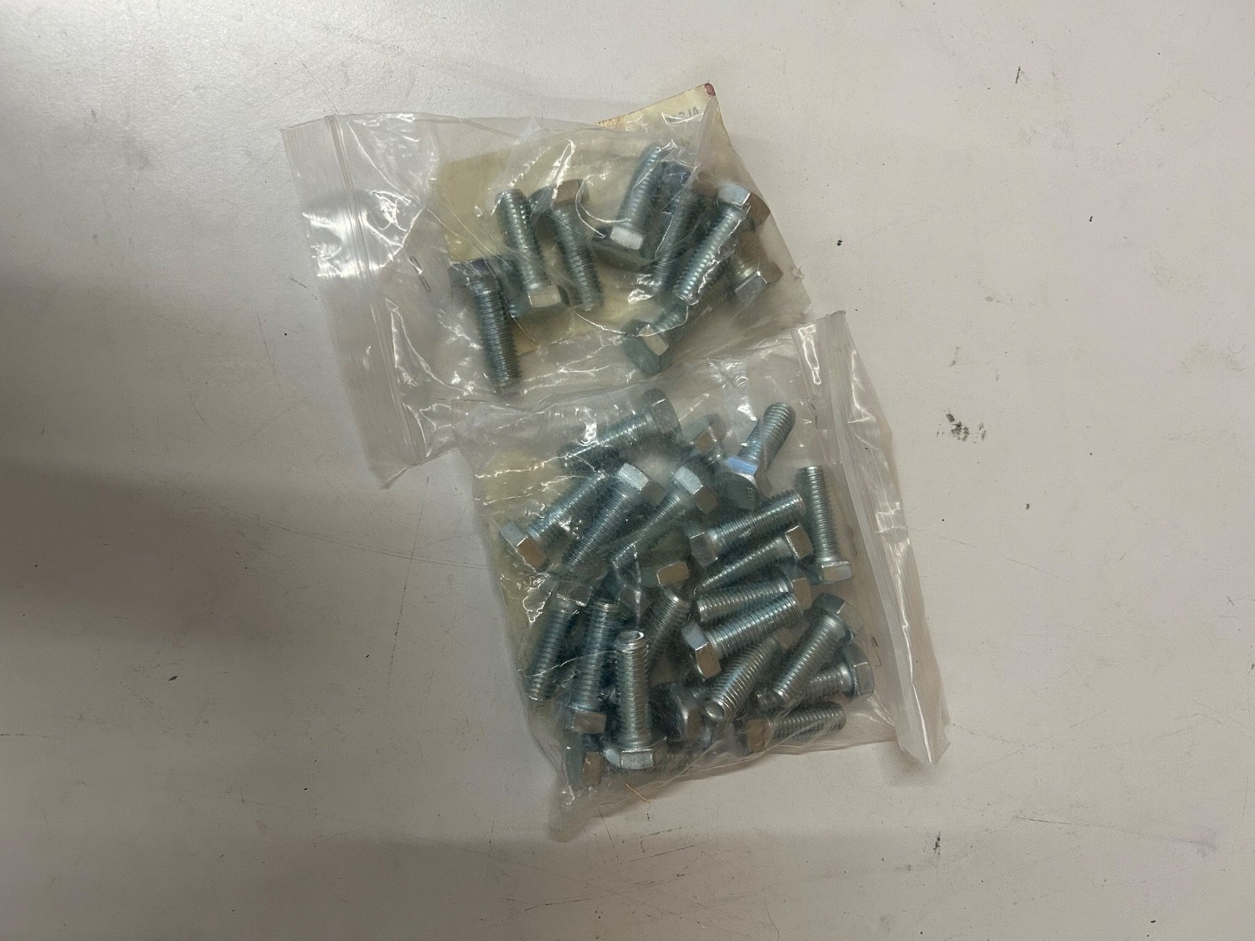 Alle Werkzeuge: Neu 35x Schrauben neu M12 x 35 – Neu und originalverpackt aus Schupfart von philippb06