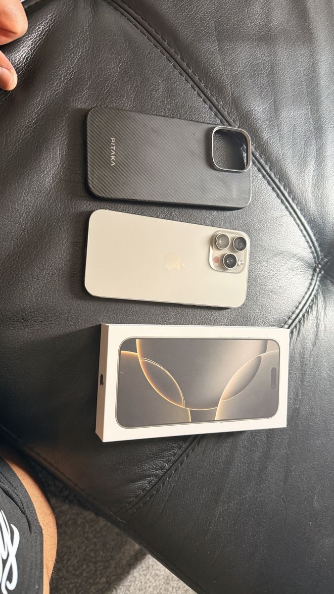 Apple Telefoni cellulari / Smartphones: Iphone16 pro Max 256 – Usato da Aadorf venduto da PerdomoM 2