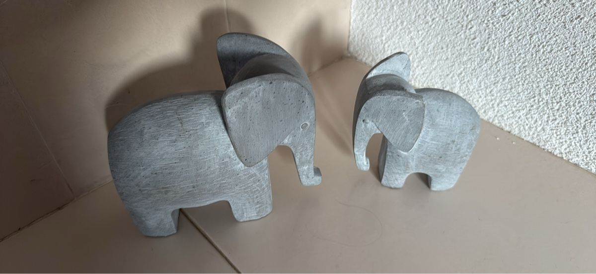 Figurines: Zwei Elefanten Leichtbeton  – D'occasion à Schaffhausen par Ibag