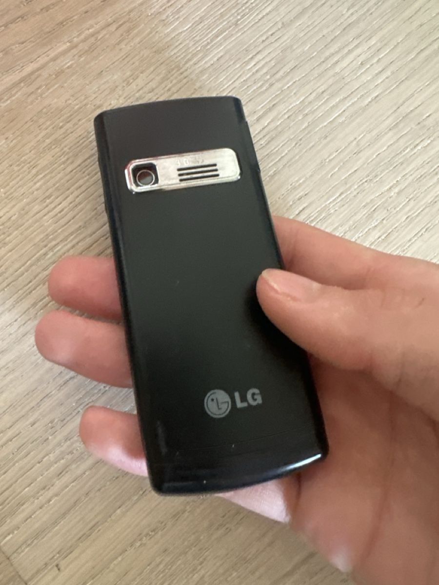 LG Handys / Smartphones: LG Handy schwarz – Gebraucht aus Fribourg von wat_2cff 2