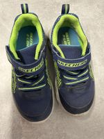 Leuchtende Skechers Kinder Turnschuhe Gr. 26