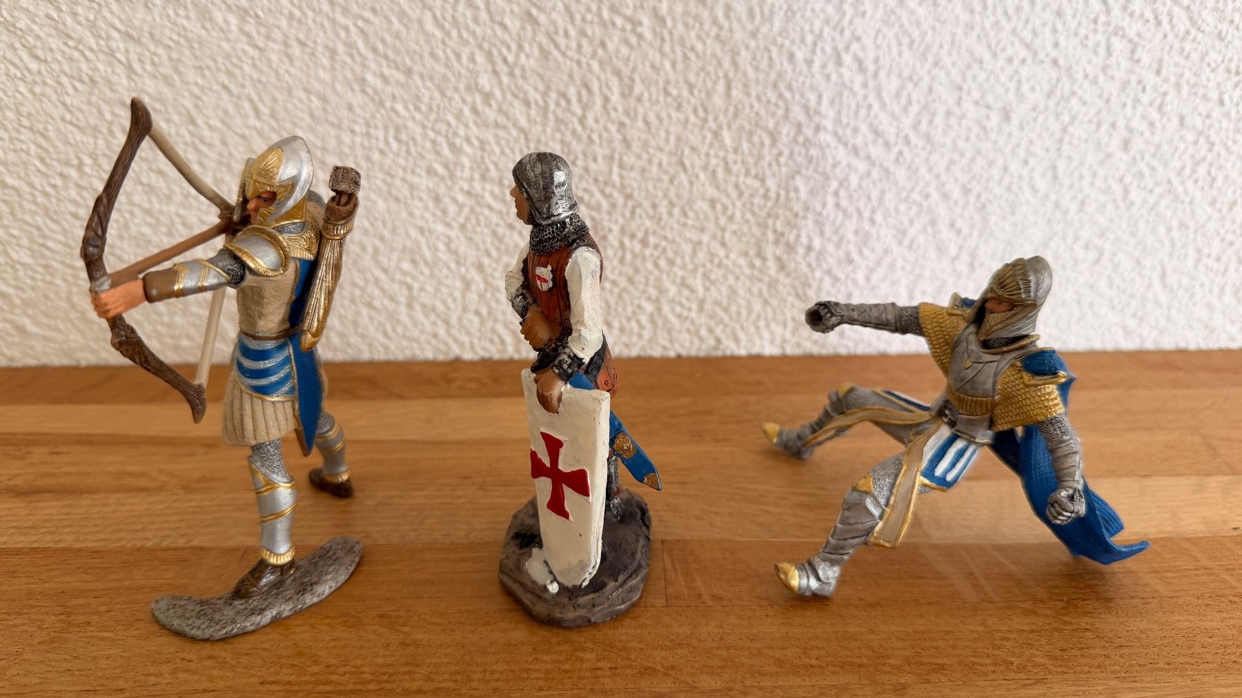 Schleich Spielzeuge: SCHLEICH - Eldrador Ritter Bogenschütze + Reiter – Gebraucht aus Winterthur von Secondhand-Family 1
