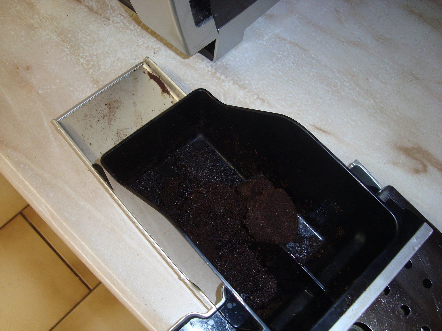 De'Longhi Kaffeemaschinen & Espressomaschinen: Delonghi ECAM22.360 Kaffeevollautomat – Gebraucht aus Jona von Moster01 8