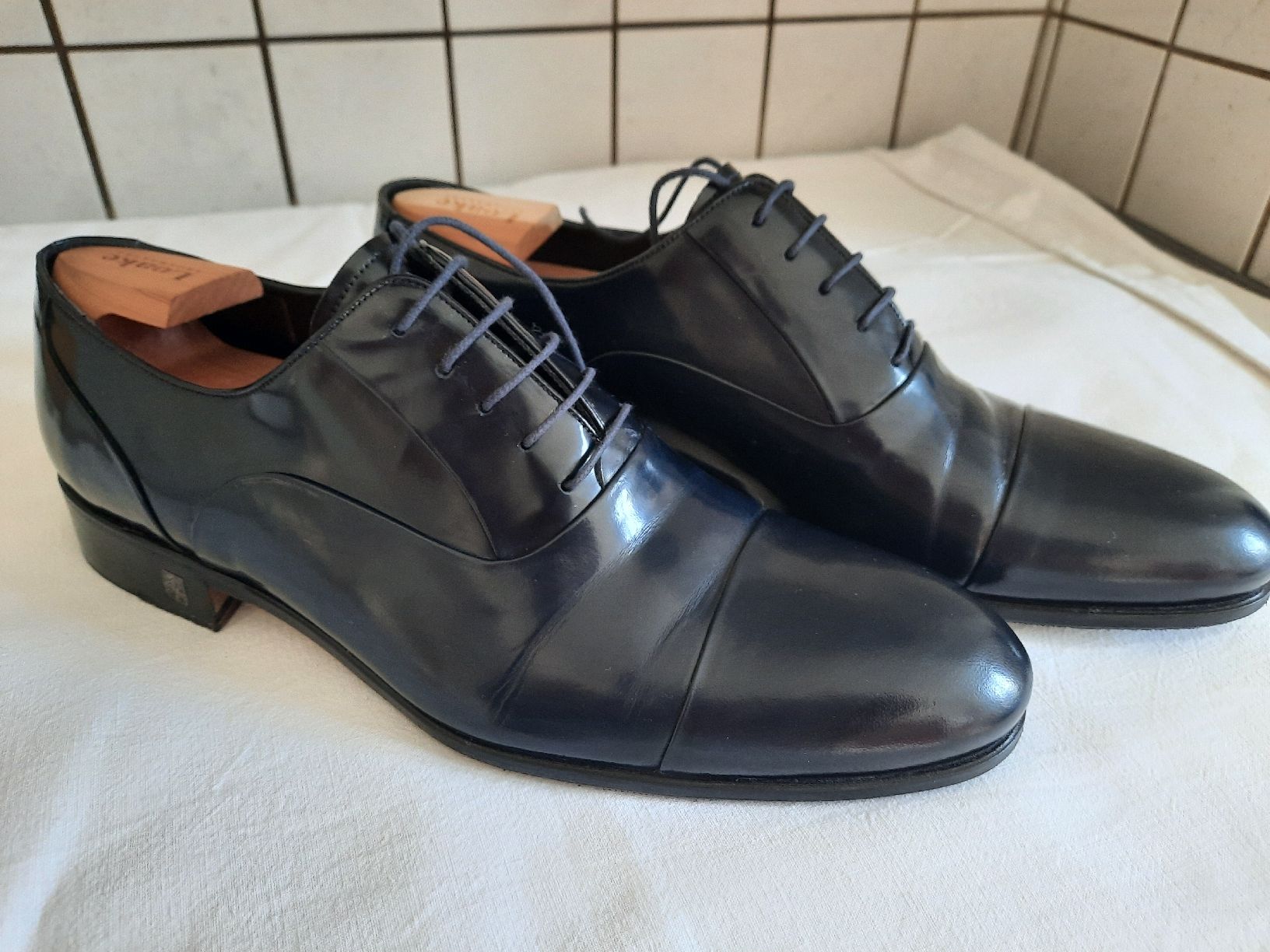 Versace Scarpe da uomo: VERSACE COLLECTION. Belles CHAUSSURES. Pointure : 42 – Usato da Le Locle venduto da marylise01