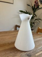 Glasvase weiss Trichterform guter Zustand