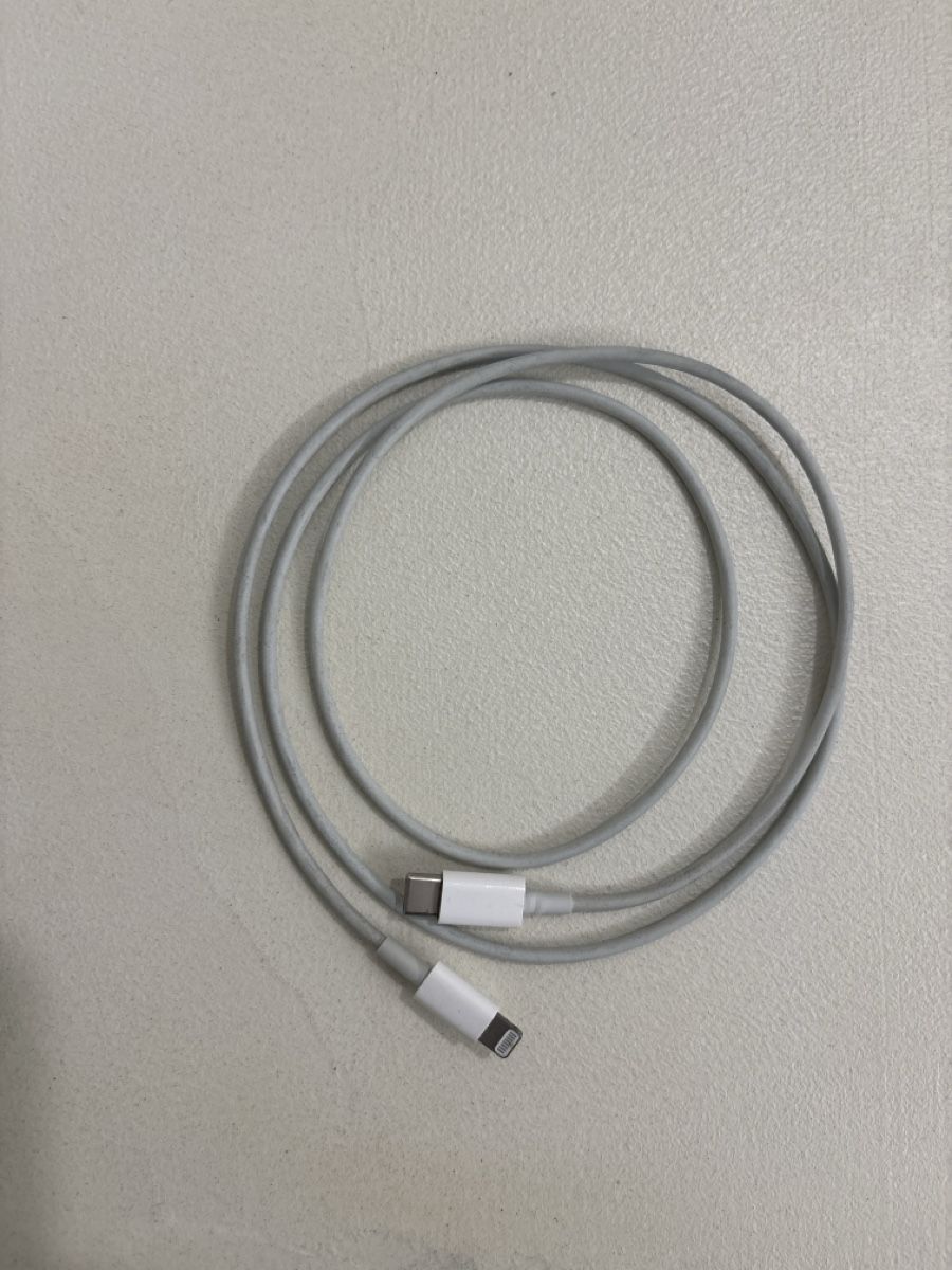 Apple Cavi: Original Ladekabel Apple USB-C auf Lightning – Usato da Magden venduto da hermanndererdmann