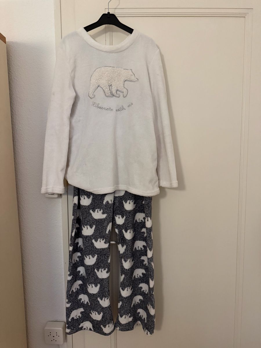 Pyjamas: Pijama – D'occasion à Fribourg par SimoneA13