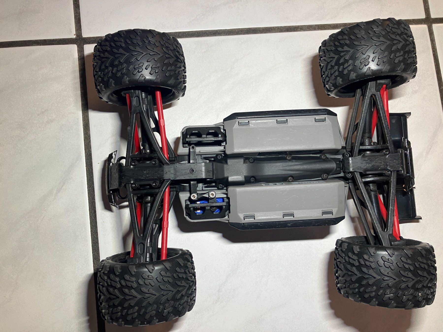 Traxxas RC Modellbau: Traxxas EREVO VXL 1/16 mit Ladegerät. – Gebraucht aus Abtwil AG von Swissraver 9