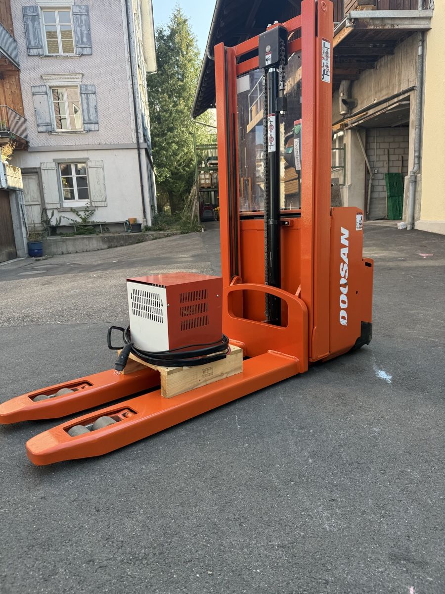 Doosan Gabelstapler & Hubwagen: Deichselstapler Ameise Stapler Doosan – Gebraucht aus Ebnat-Kappel von Suizo1291 2