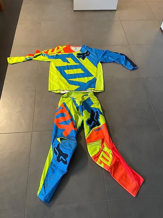 Fox Lotti di vestiti: Vestiti moto FOX – Usato da Cadenazzo venduto da ste_8trn