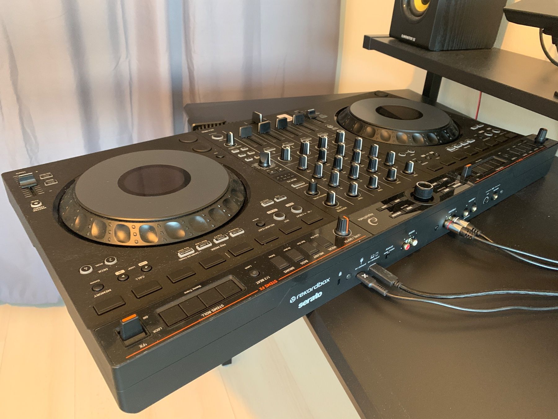 Console di mixaggio: DJ controller DDJ-GRV6 AlphaTheta – Usato da Montreux venduto da Ray_77 2