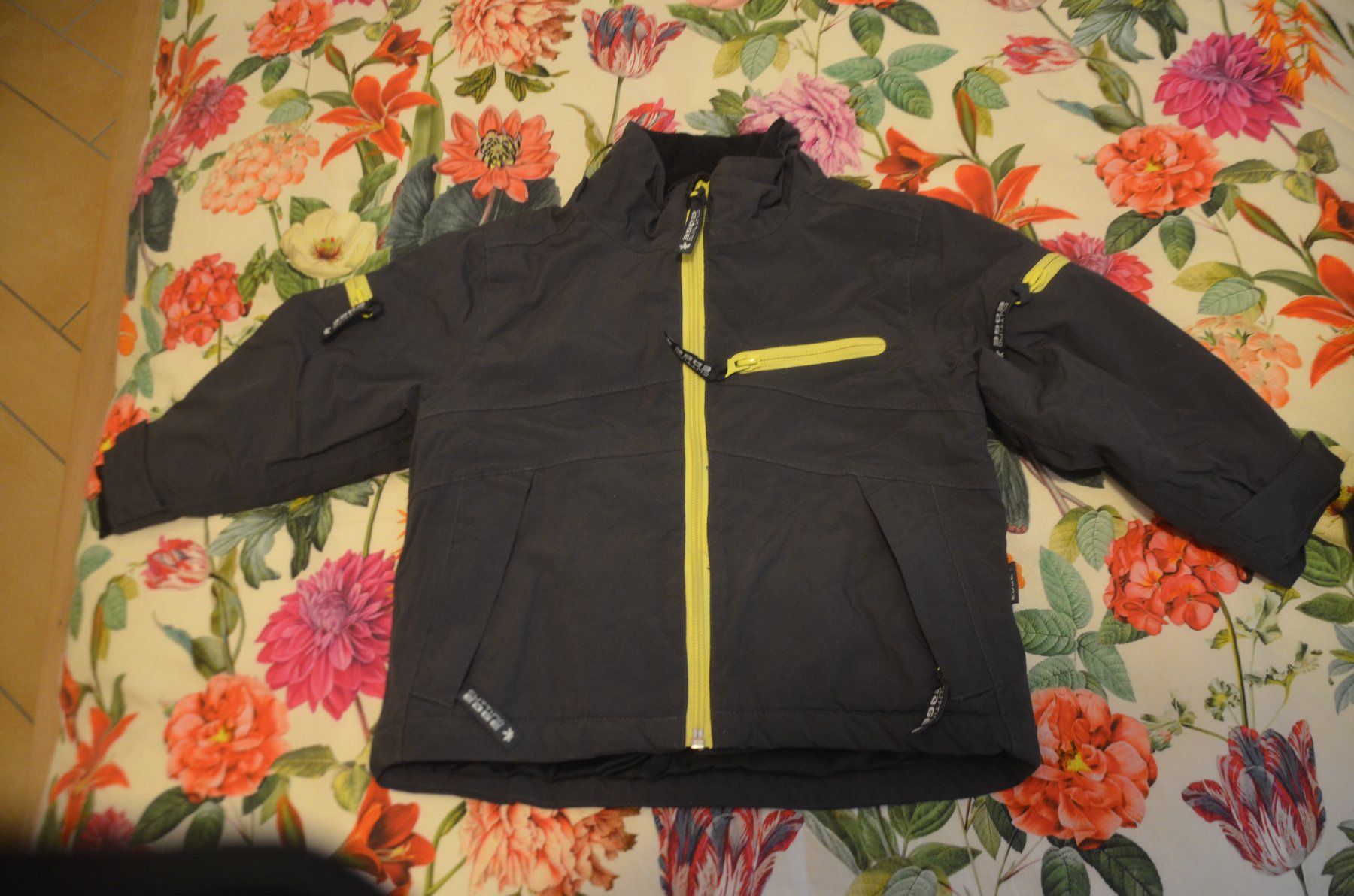 Lots de vêtements: TAILLE 92 - SKY - VESTE + HOSE – D'occasion à Chiasso par Dolly015 1