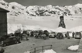 Gotthard - Hospiz  UR   -   alte Autos und Motorrad