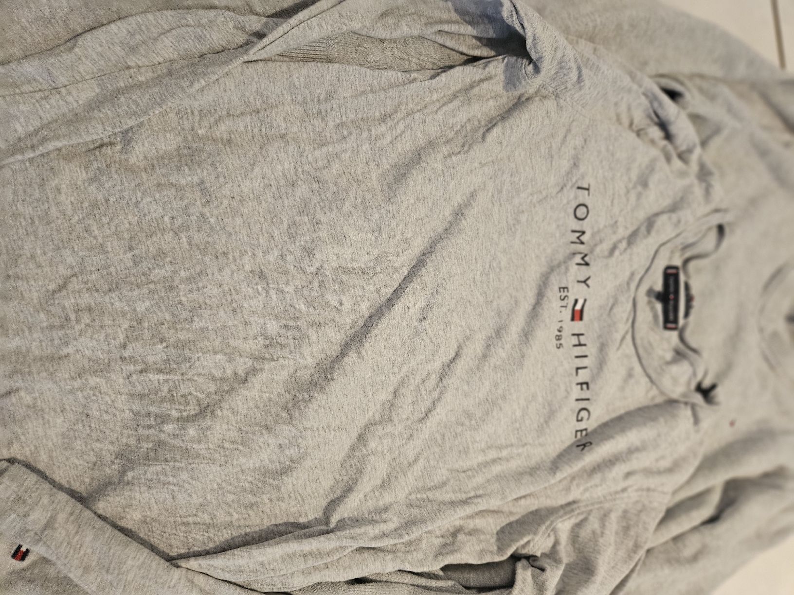 Tommy Hilfiger Lotti di vestiti: Tommy Hilfiger Pullover  – Usato da Pfaffnau venduto da sim_6rqw 3