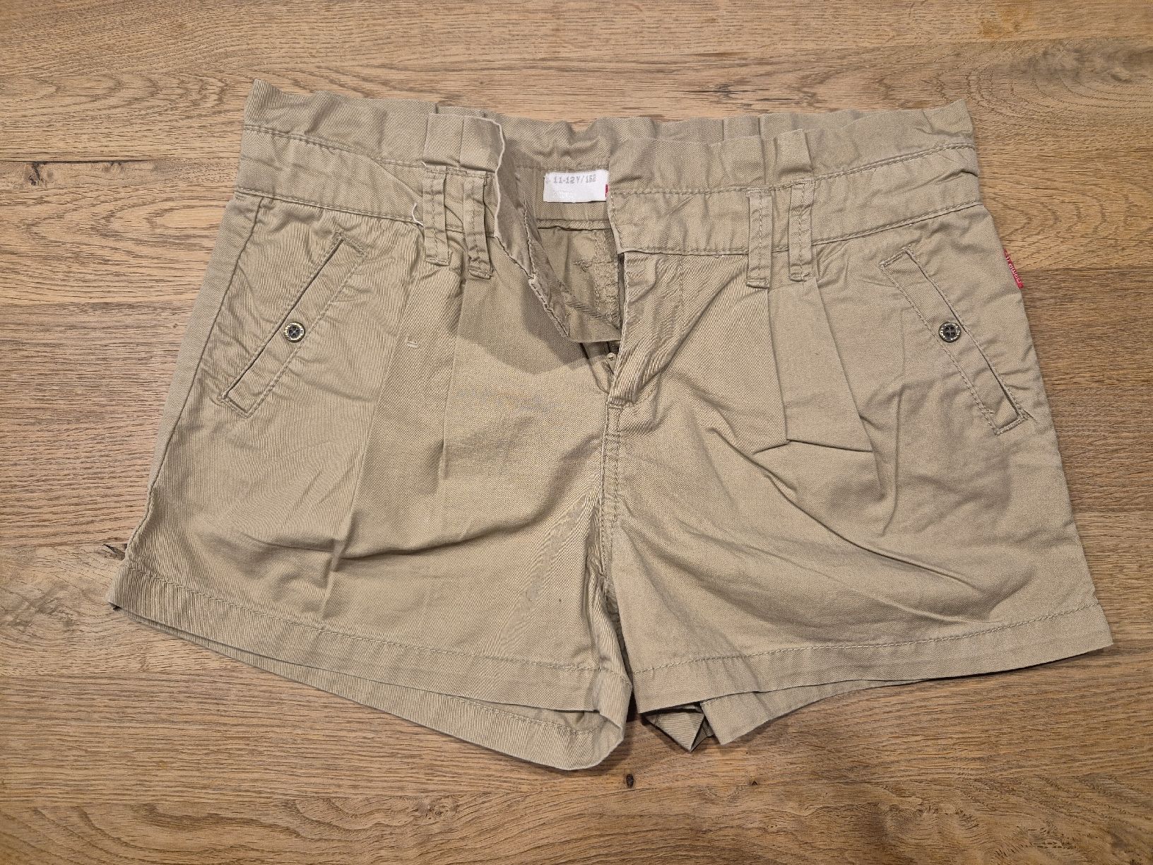 Hosen: Sommer Shorts/Hose, Khaki, Gr. 152 – Gebraucht aus Zürich von buraq