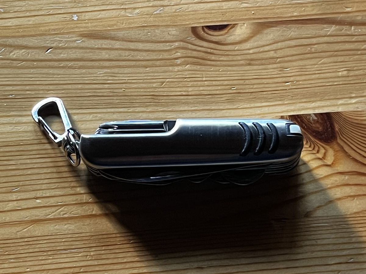 Coltelli tascabile: Praktisches Adventure Ridge Multitool mit Etui, neuwertig – Nuovo (secondo la descrizione) da Grindelwald venduto da IseLune 3