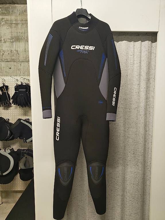 Cressi Mute per immersioni: Tauchanzug Cressi FAST 7mm inkl. Eisweste – Usato da St. Gallen venduto da g-punkt1