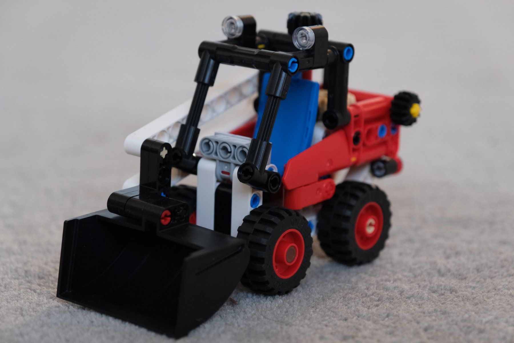 Lego Kit di costruzioni: Lego Technic set 42116 Kompaktlader / Chargeuse compacte – Usato da Nyon venduto da JJZA