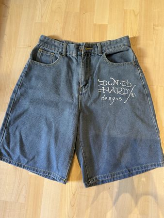 Short en jean oversize imprimé style Ed Hardy – taille M 
