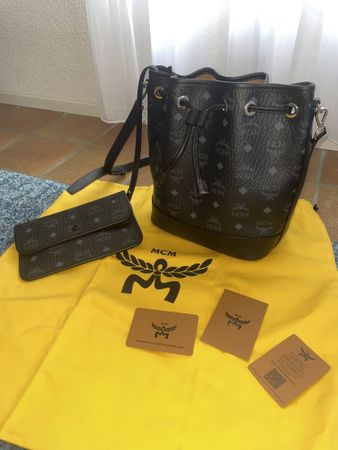 MCM Dessau Beuteltasche inklusive Pouch- ungebraucht