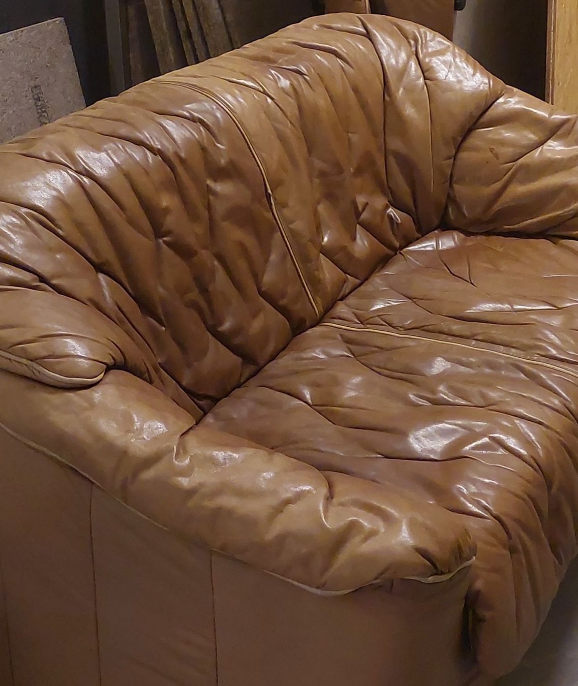 Sofas: Zweisitzer Sofa Leder gebraucht. – Gebraucht aus Bern von Kulturmuseum