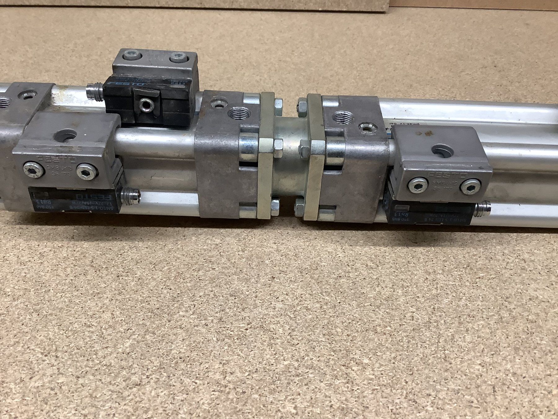 Festo Altri prodotti elettronici: Festo Doppel Zylinder – Usato da Glarus venduto da Mdelphi 3