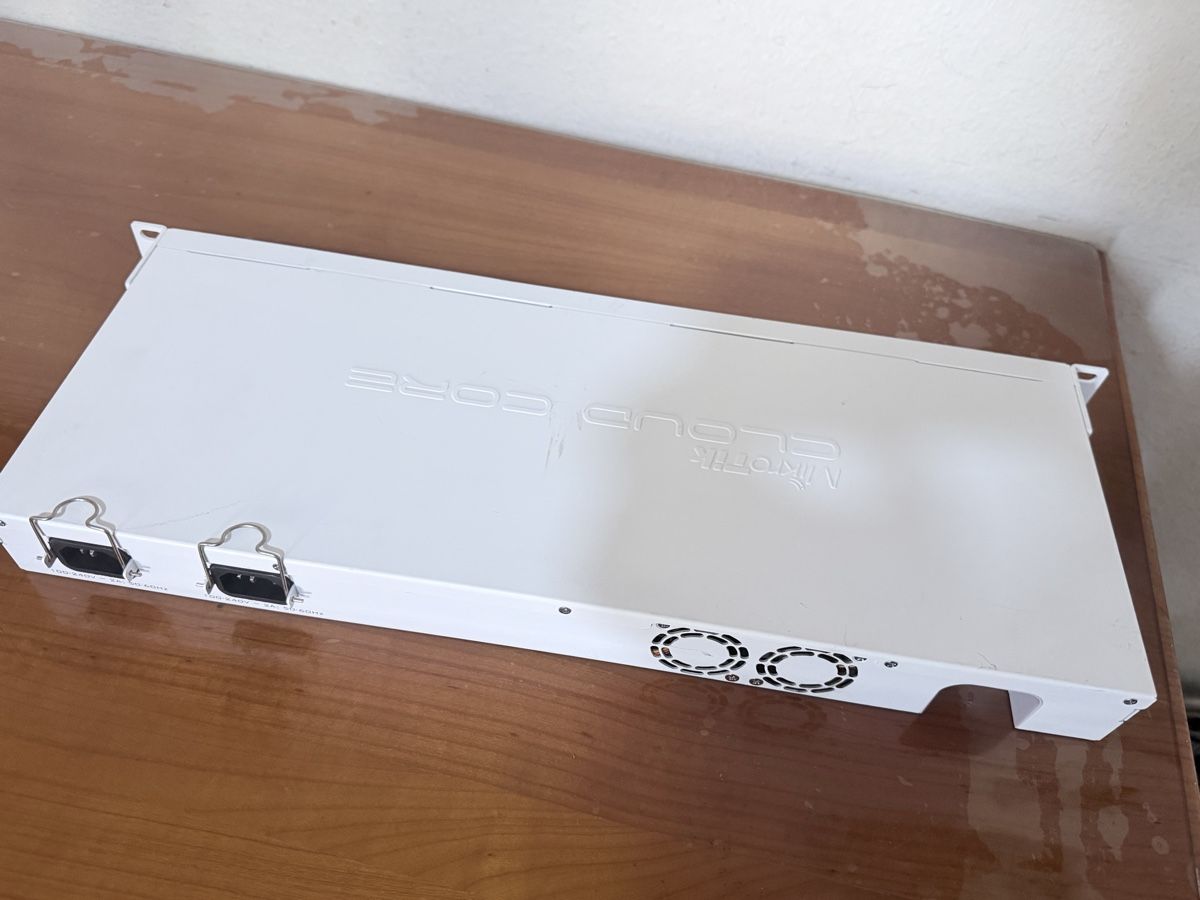 Modem & Router: MikroTik Cloud Core Router CCR-1009-8G-1S-1S+ – Usato da Zürich venduto da semi16 5