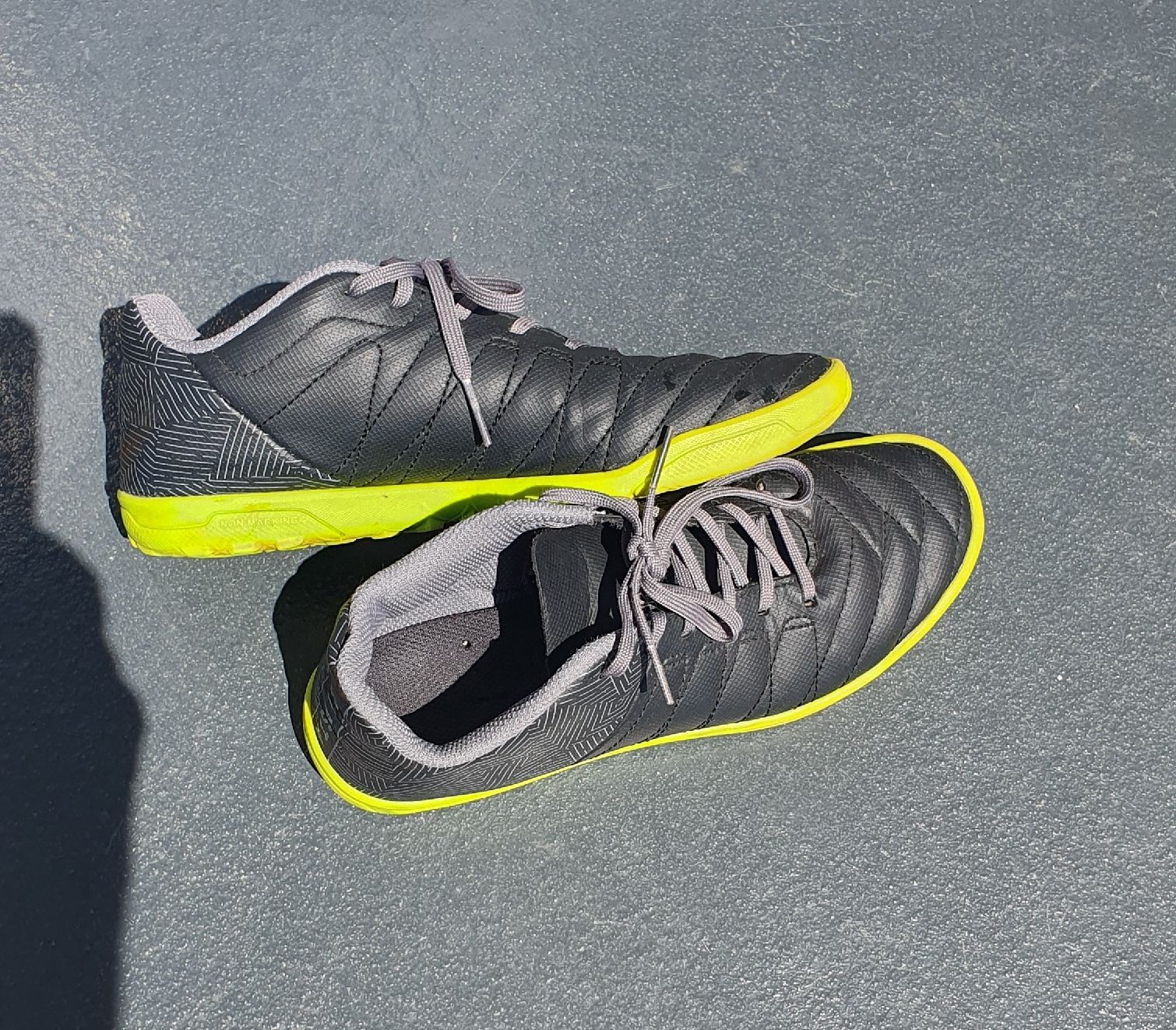 Decathlon Scarpe per ragazzi: chaussures de salle 36 – Usato da Servion venduto da meno999 4